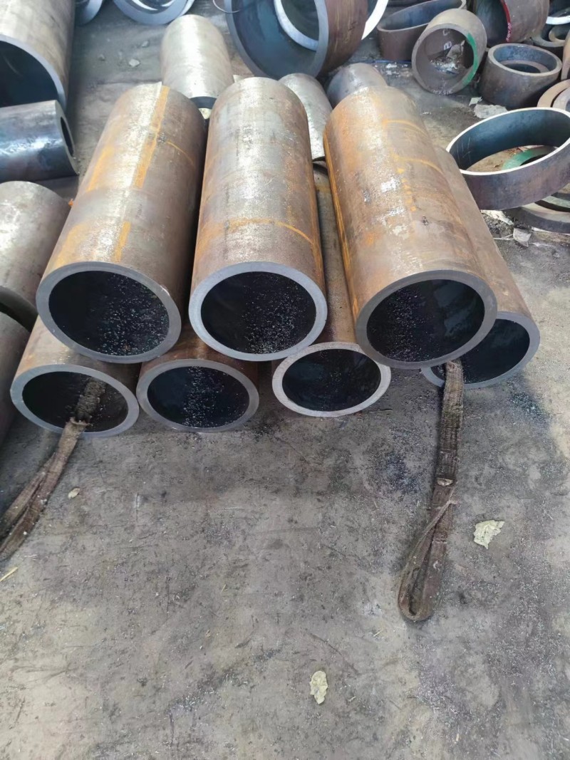 都安都安都安12Cr1MovG无缝钢管切割